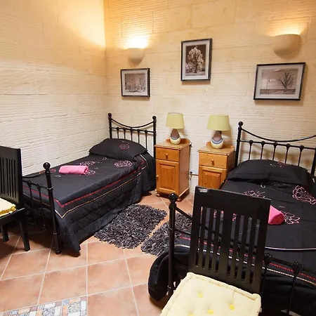 Semesterbostad Ta' Bejza Holiday With Private Pool *